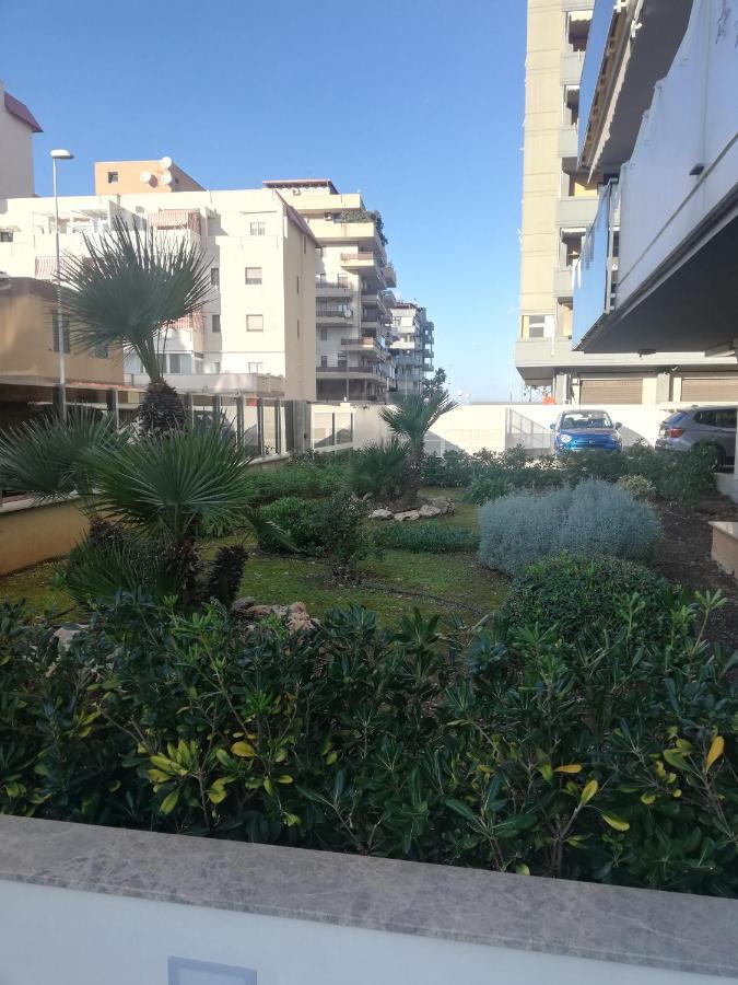 Levante Waterfront Бари Экстерьер фото